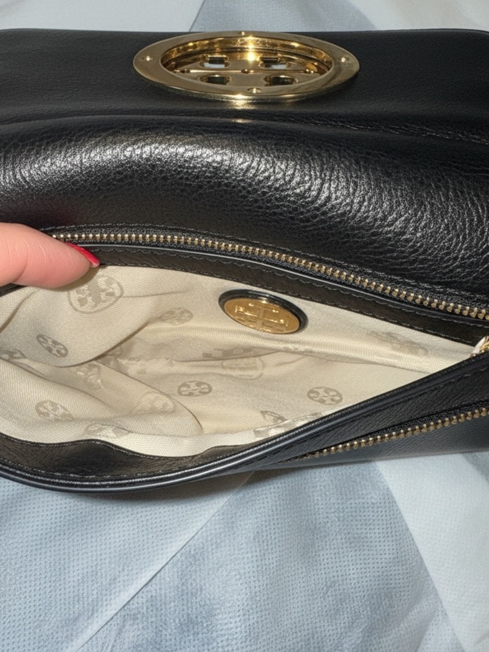 Tory Burch Reva Black Pebbled Leather Crossbody Clutch Purse Bag Gold Hardware - Picture 7 of 8